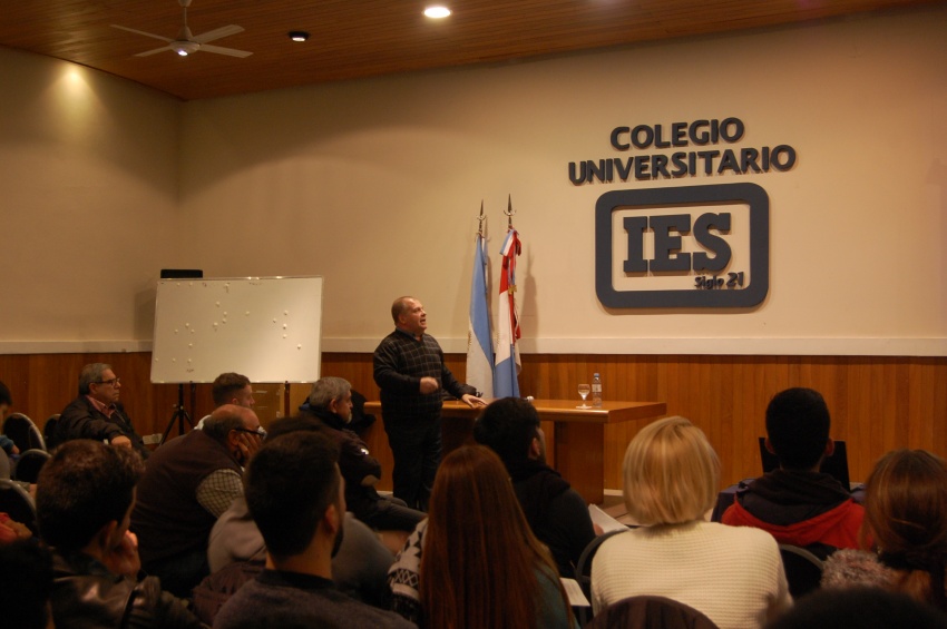 “El Transporte // Factor determinante en la toma de decisiones”